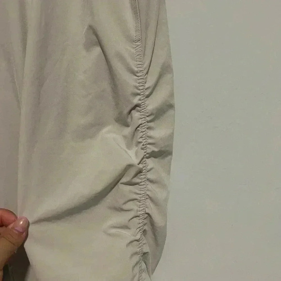 ATHLETA Attitude  Pants Womens 14 Beige Stretch Lightweight NO DRAWSTRING - Picture 2 of 6